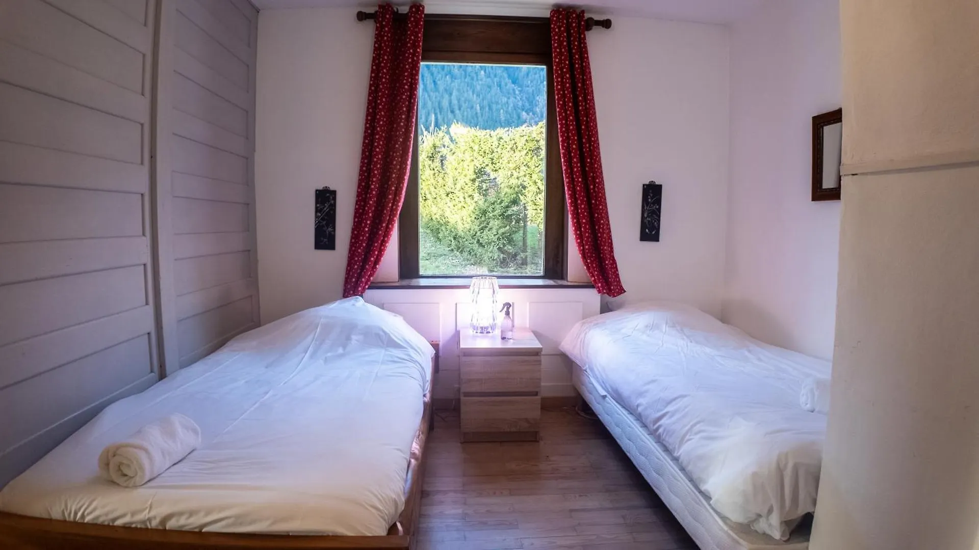 Appartement Chalet La Pagode, Vue Mont-Blanc Et Jardin Prive Chamonix France